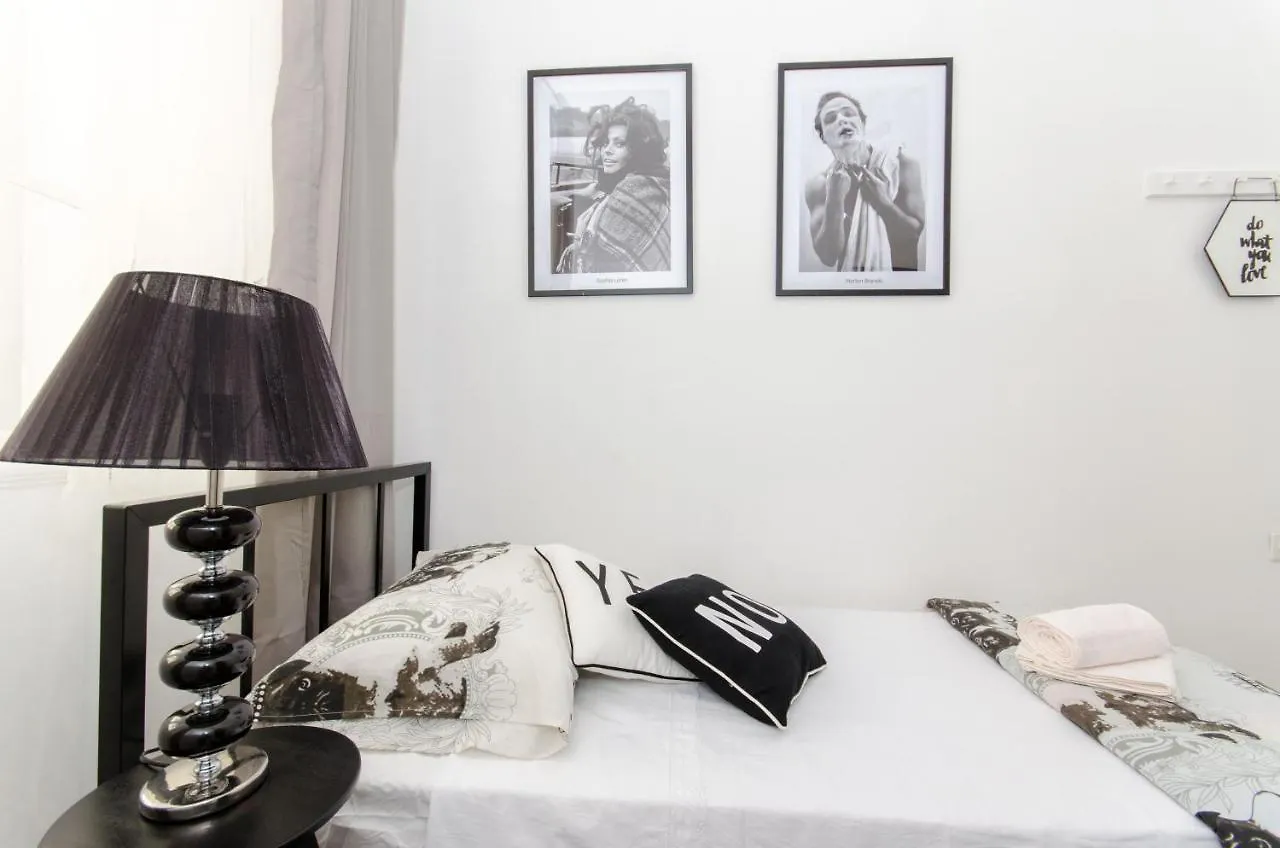 “Feel At Home” Apartment Split